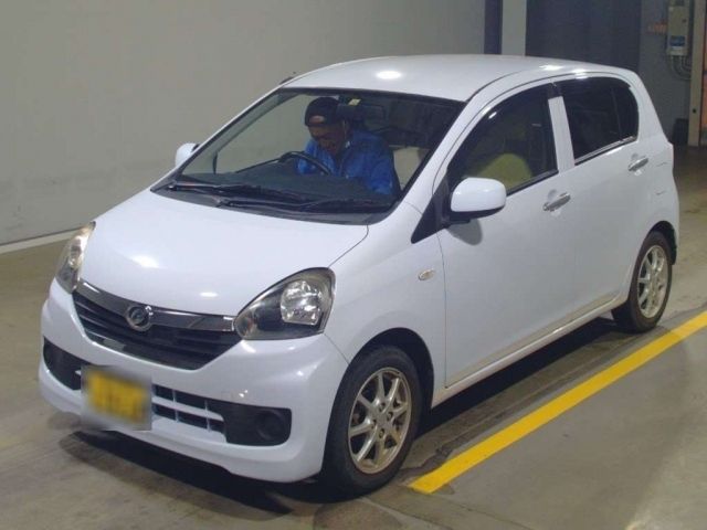 3111 DAIHATSU MIRA E S LA300S 2014 г. (TAA Yokohama)